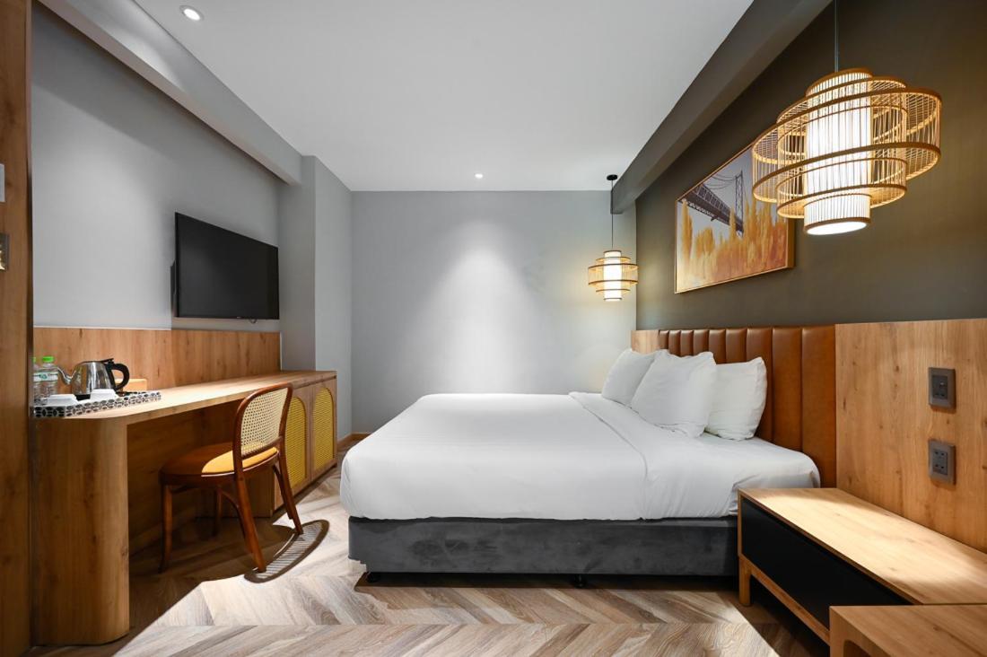 La Opera Saigon Khách sạn 3*